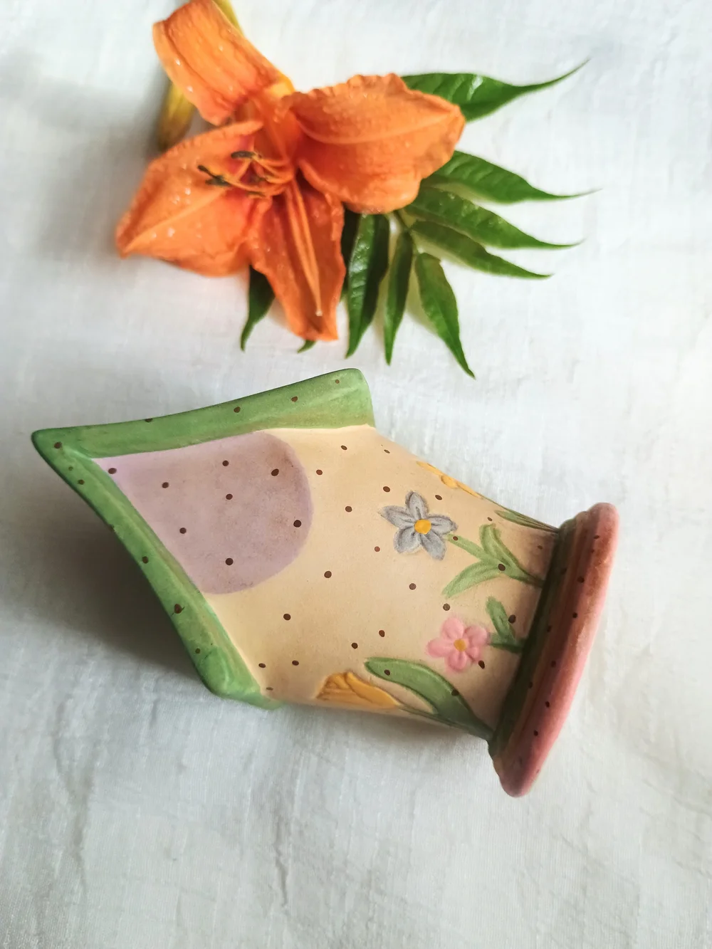 🌷 COTTAGE CORE 🌷 VTG Whimsical, Hand-Painted, Miniature, Ceramic Birdhouse